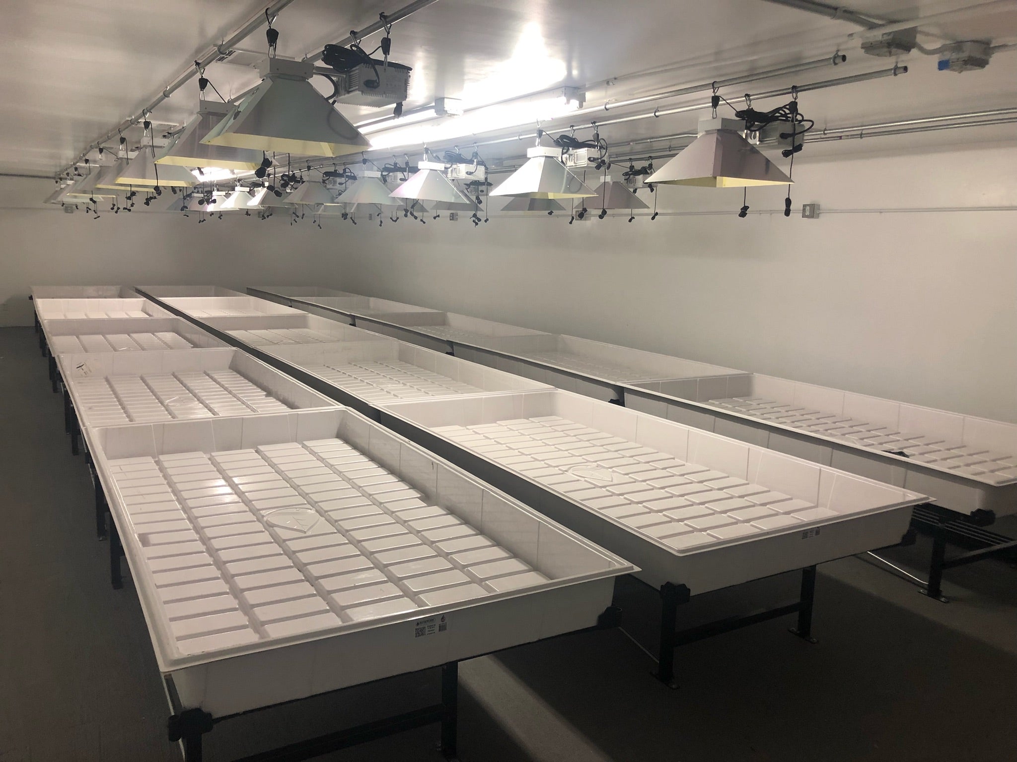 3ft x 6ft Standard Rolling Bench System - BetterGrow Hydro