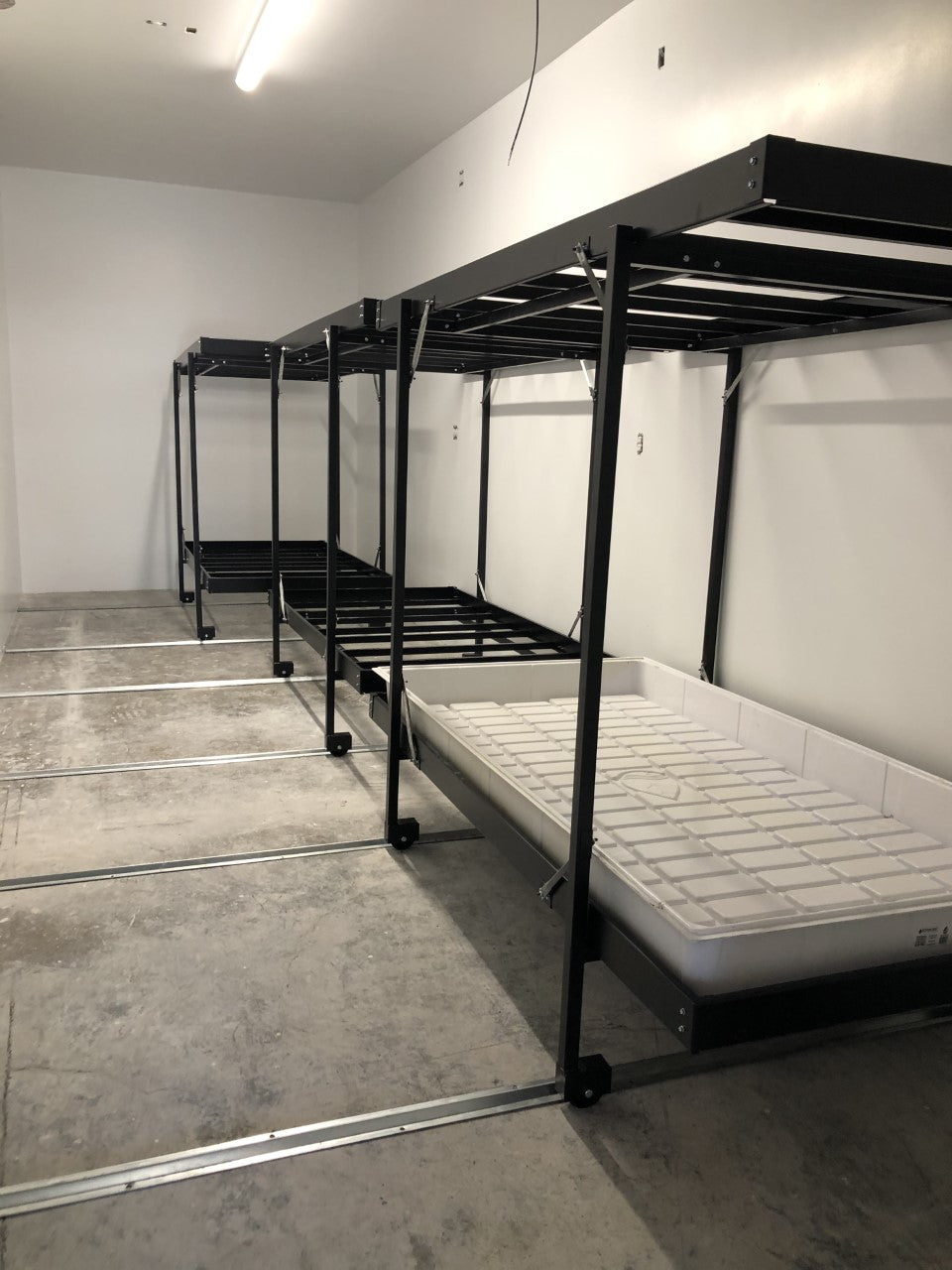 Multi - Tier Continuous / Custom Tray Bench System - per square foot - BetterGrow Hydro